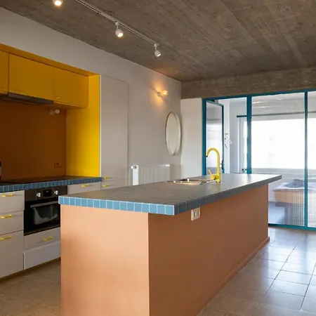 Apartment Spacious Family Flat Near The *