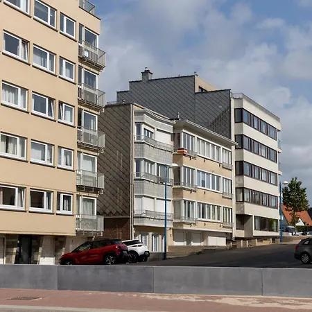 Spacious Family Flat Near The